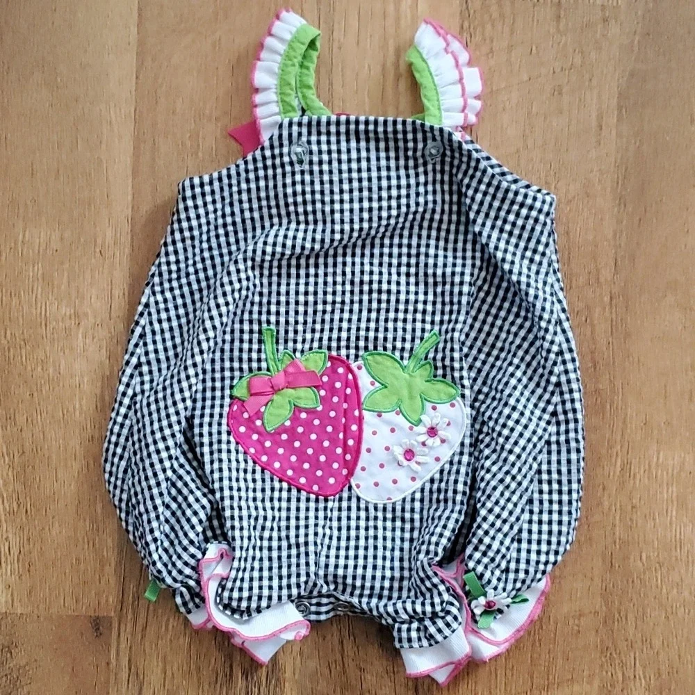 Rare Editions Girls Black Seersucker Gingham Strawberry Romper Size 6M‎